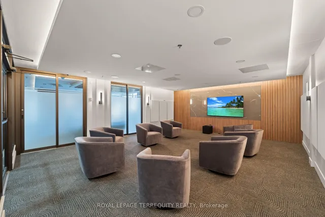 22 Southport St #833, Toronto 4
