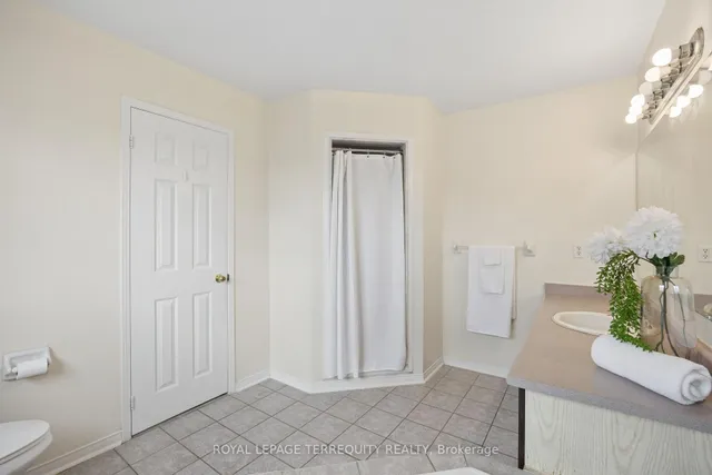 7339 Black Walnut Tr, Mississauga 4