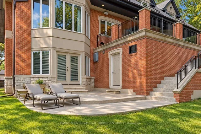8 Country Club Dr, Toronto 2