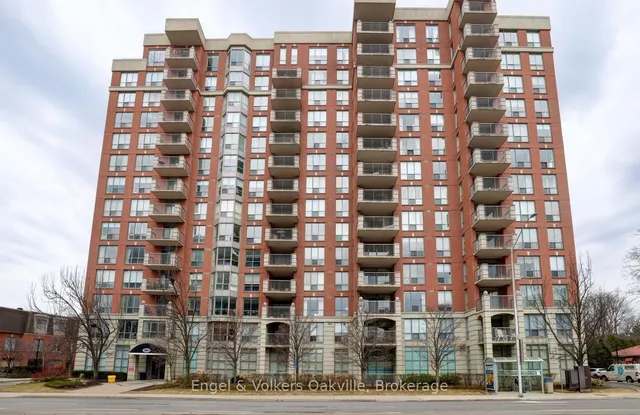 442 Maple Ave #1402, Burlington 2