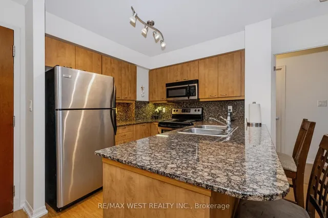 1403 Royal York Rd #209, Toronto 3