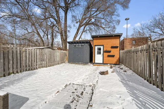 14 Manitoba St, Toronto 3