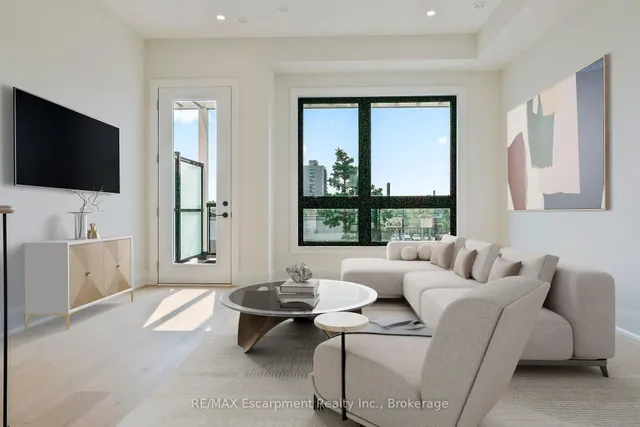 138 East St #4, Oakville 5