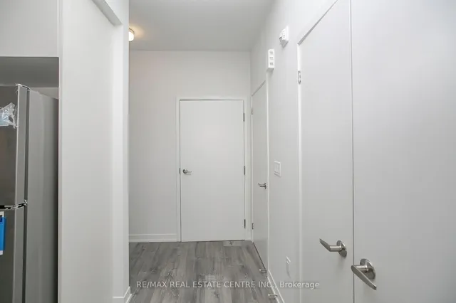 3556 Colonial Dr #4, Mississauga 3