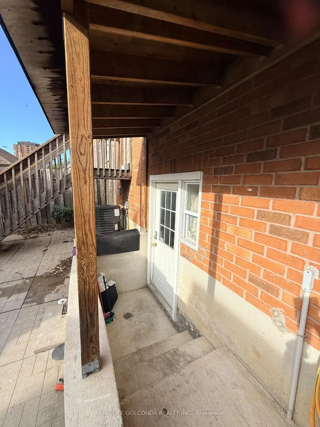 10 Aldwinckle Hts, Toronto 3