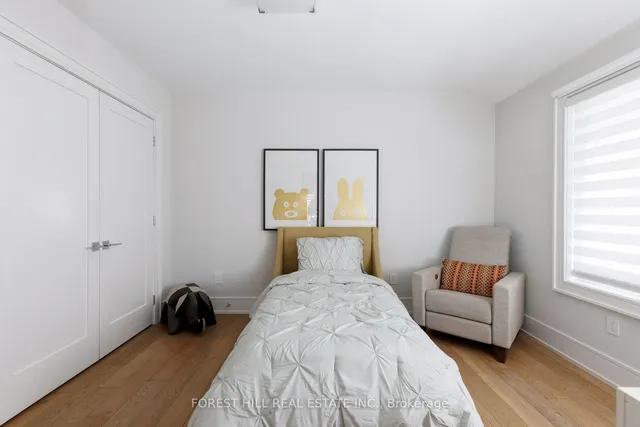 8 Nora Rd, Toronto 5