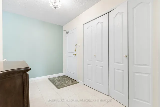 2175 Marine Dr #102, Oakville 3