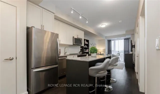 150 Sabina Dr #406, Oakville 3