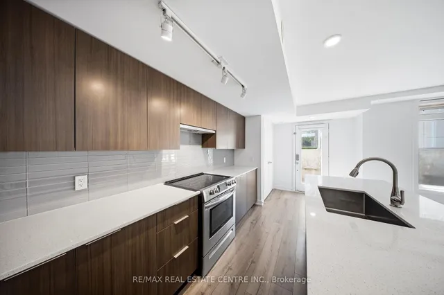 3078 Sixth Line #117, Oakville 5