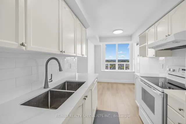 55 Strathaven Dr #2011, Mississauga 2