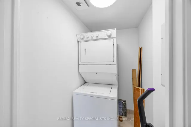 55 Strathaven Dr #2011, Mississauga 4