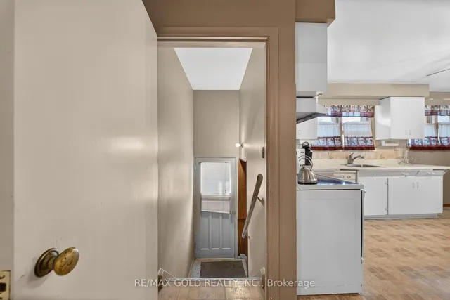 27 Alderbury Cres, Brampton 5