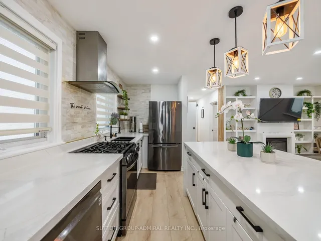 65 Woodbury Rd, Toronto 5