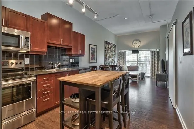 2 Fieldway Rd #316, Toronto 4