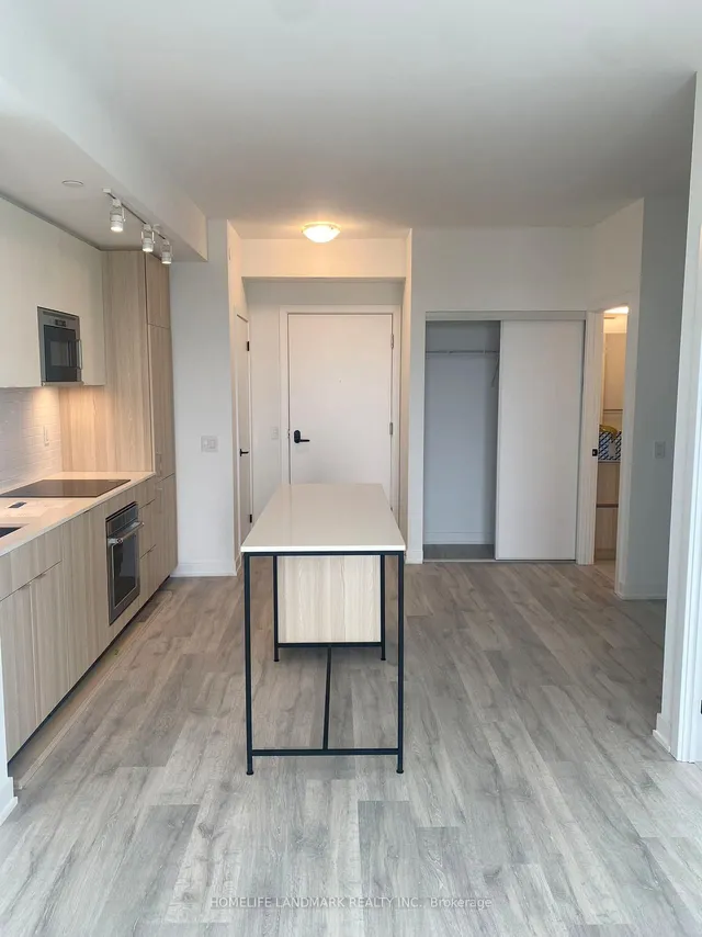 220 Missinnihe Way #1009, Mississauga 2