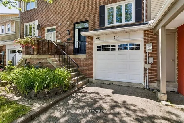 32 Lansing Sq, Brampton 2
