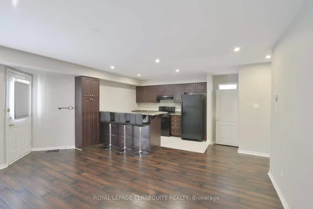 1489 Heritage Way #56, Oakville 3