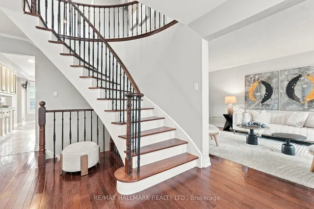 1246 Winterbourne Dr, Oakville 2