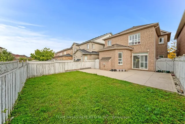 22 Bellflower Lane, Brampton 2