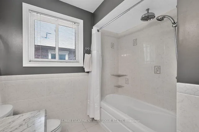 2071 Oxford Ave, Oakville 3