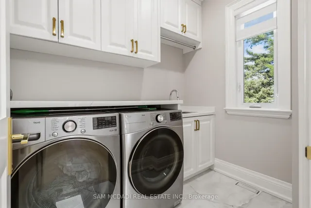 403 Willis Dr, Oakville 2