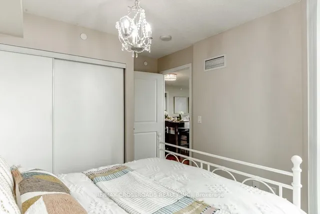 215 Sherway Gardens Rd #604, Toronto 4