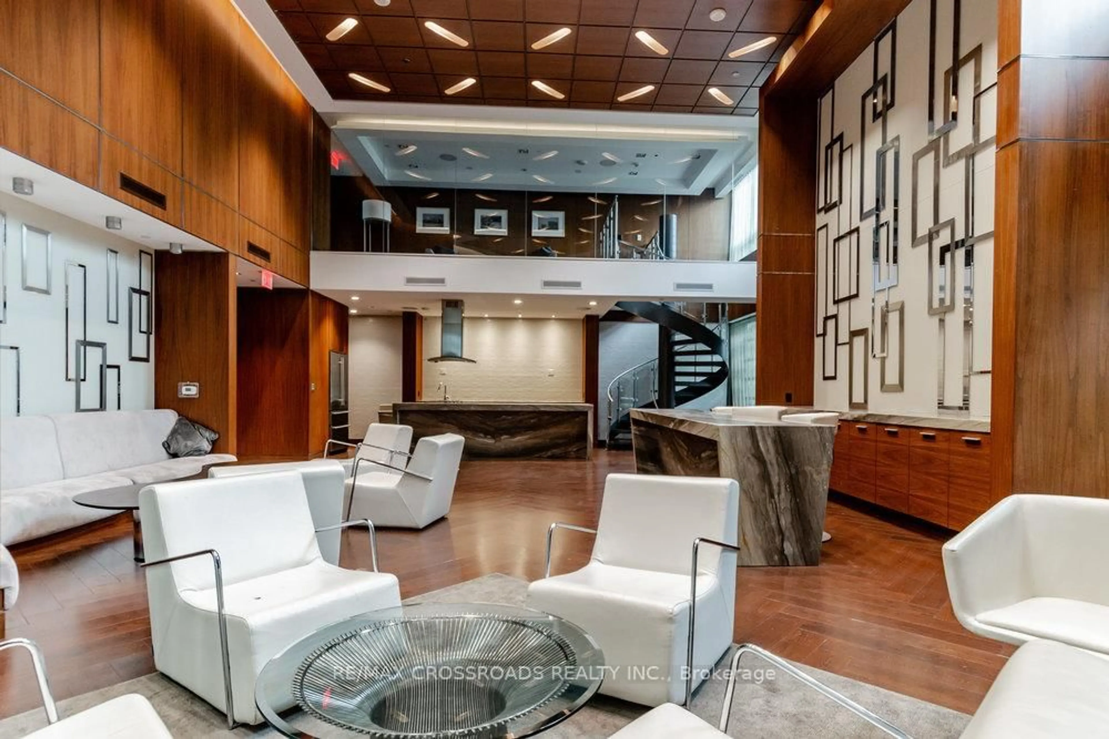 trreb/IMG-W13874322_7af6c65b-389e-4eee-b60a-79d3fb217ab5-l.jpg