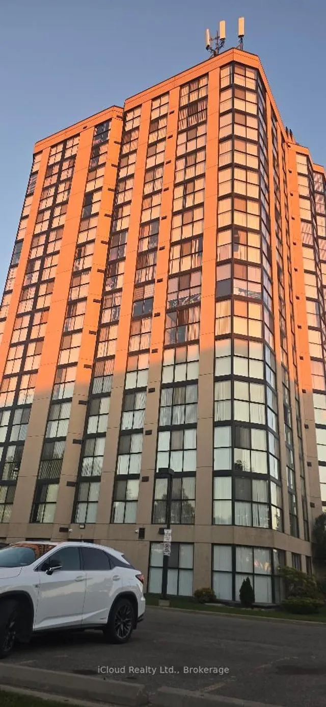 600 Rexdale Blvd #706, Toronto 1