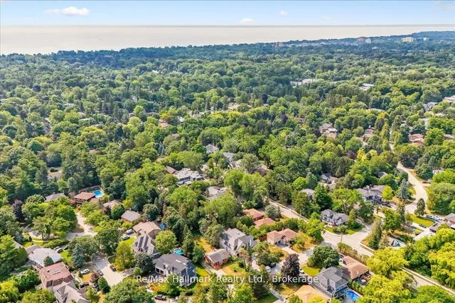 1225 Baldwin Dr, Oakville 4