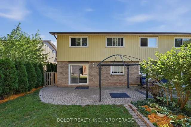 2554 Cobbinshaw Circ, Mississauga 3