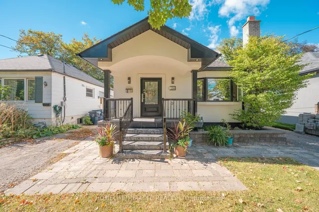 24 Acorn Ave, Toronto