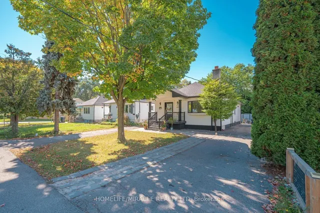 24 Acorn Ave, Toronto 3