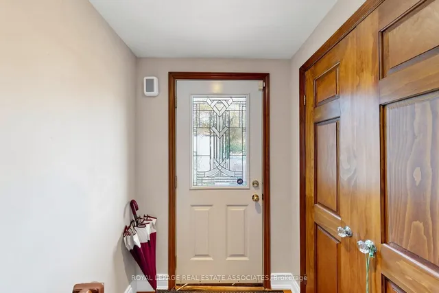 298 Lakeshore Rd, Mississauga 3