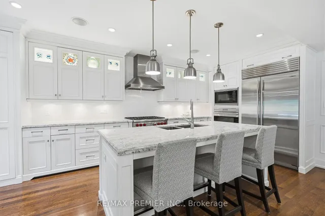 132 The Kingsway, Toronto 2