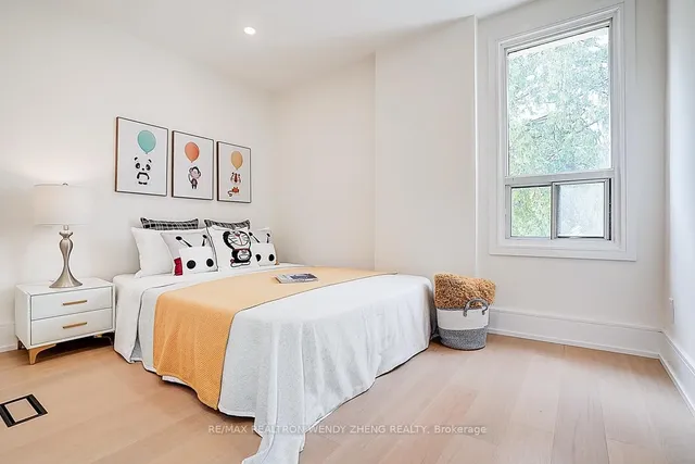 2179 Dundas St, Toronto 3