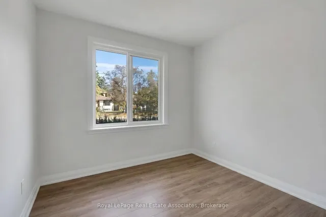 2086 Bridge Rd, Oakville 3