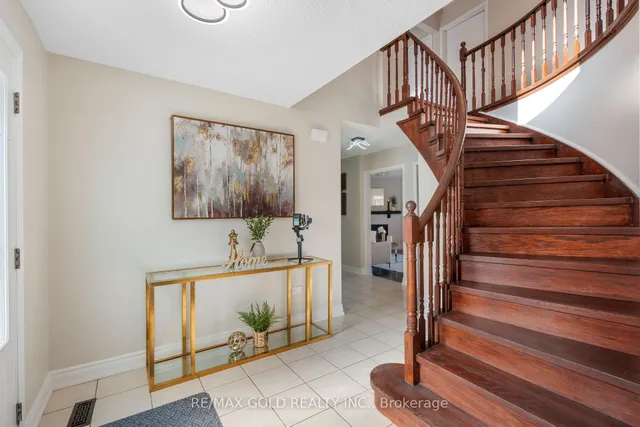 45 Parkside Dr, Brampton 5