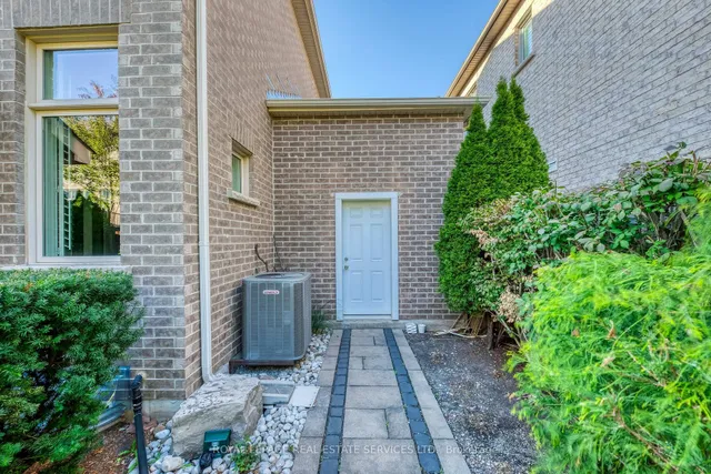 144 North Park Blvd, Oakville 5