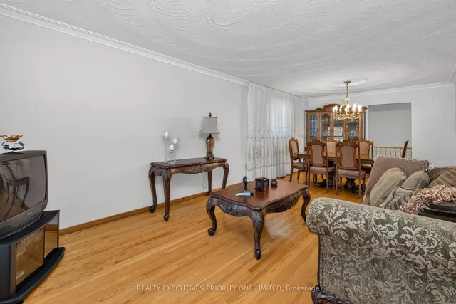 355 Glen Park Ave, Toronto 5