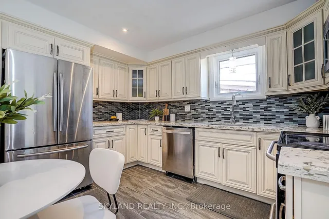 759 Shaw St, Toronto 4