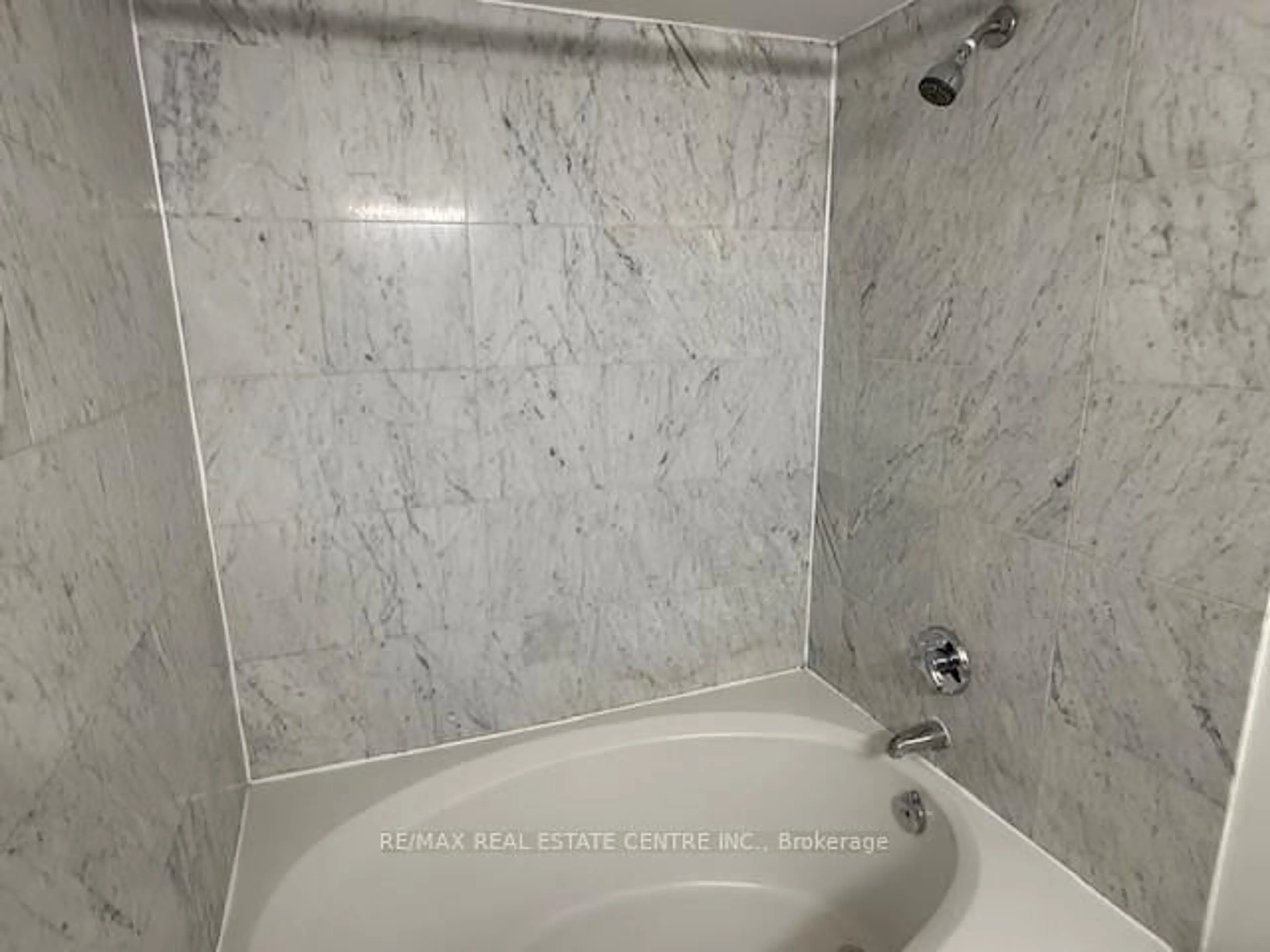 trreb/IMG-W13880366_4a7eefe5-c733-4428-99ad-e923bce7f19e-l.jpg