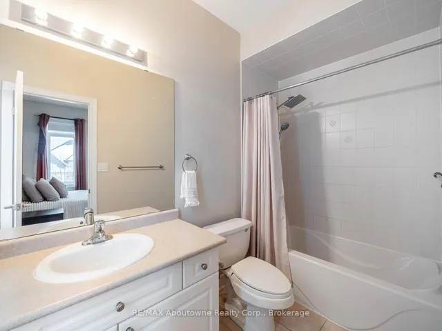 1468 Ferncrest Rd, Oakville 3