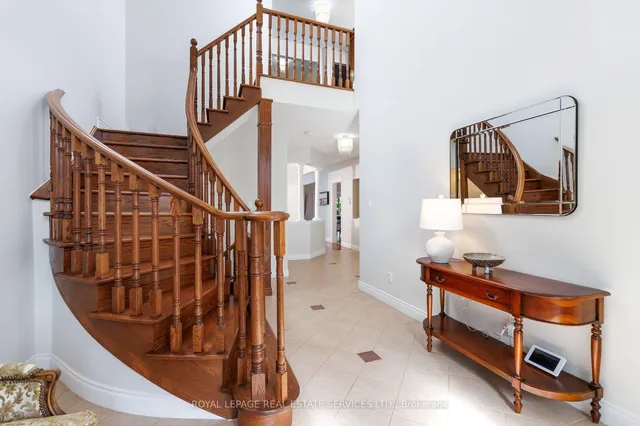 2619 North Ridge Tr, Oakville 4