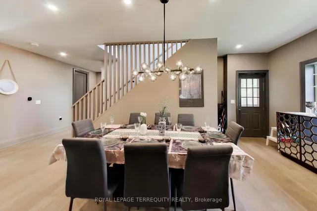 1621 Skyline Dr, Mississauga 5