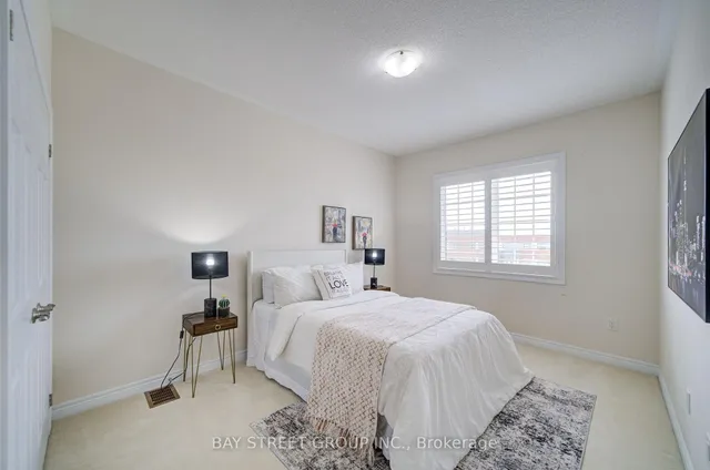 382 Begonia Gdns, Oakville 2