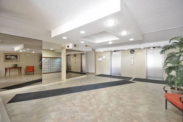 4 Kings Cross Rd #303, Brampton 5
