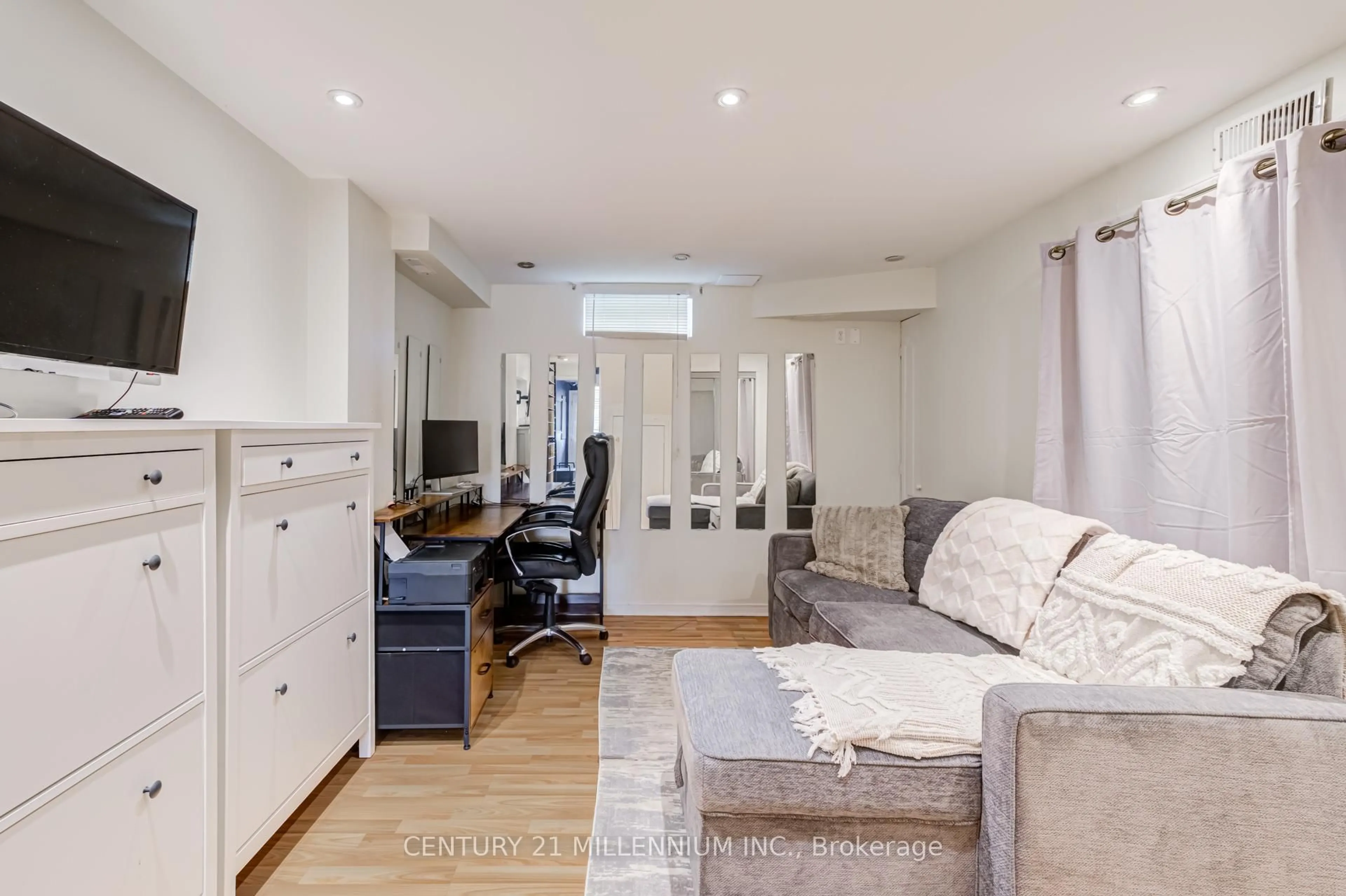 trreb/IMG-W13885890_1d136b1c-bc23-4ec3-a14c-cb7ad6a9181f-l.jpg