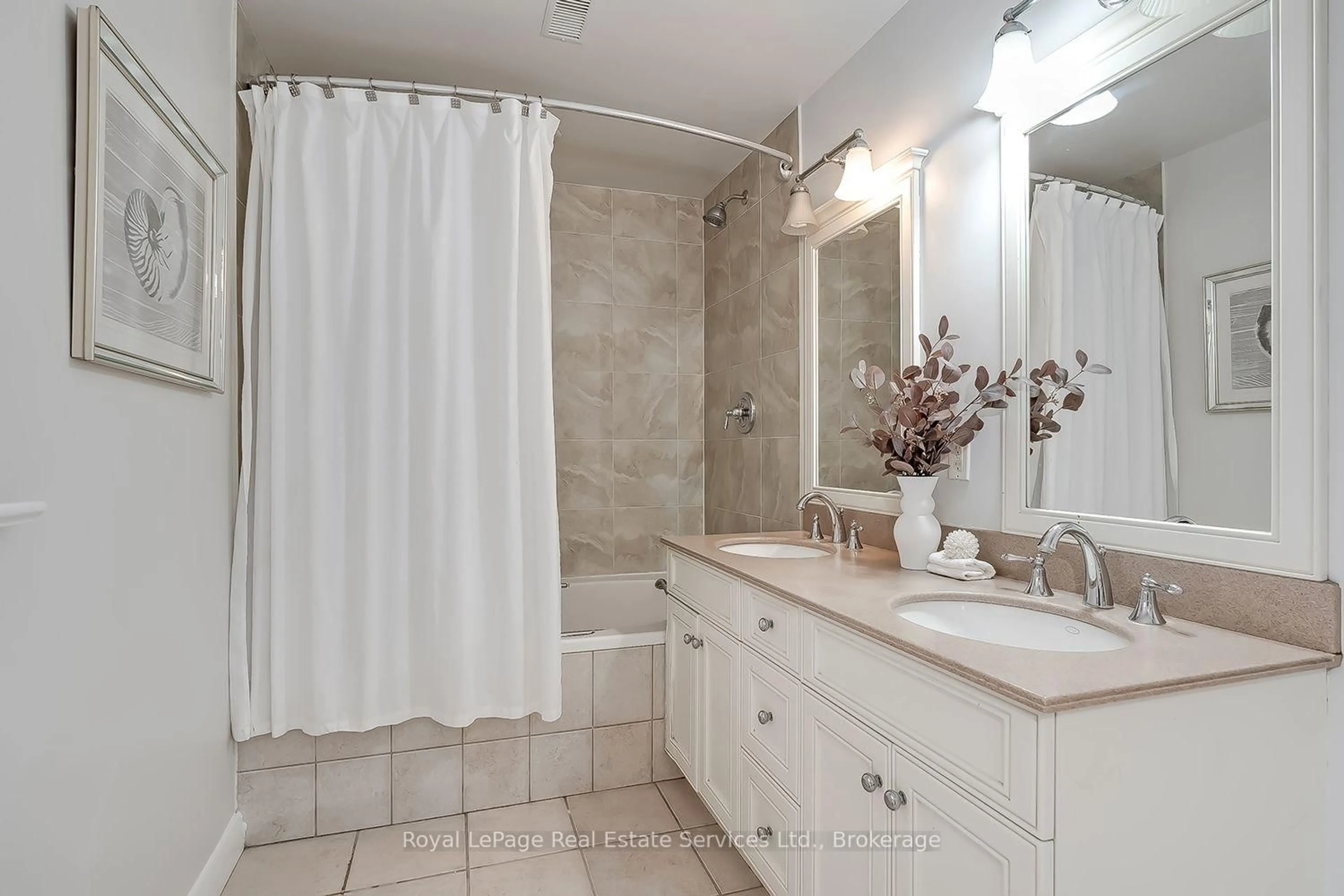 trreb/IMG-W13912338_1c73f968-8775-4a33-b4fe-476e6527adc3-l.jpg