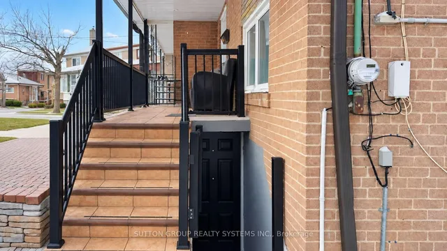 30 Coronado Crt, Toronto 3