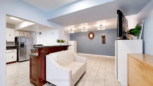 30 Coronado Crt, Toronto 5